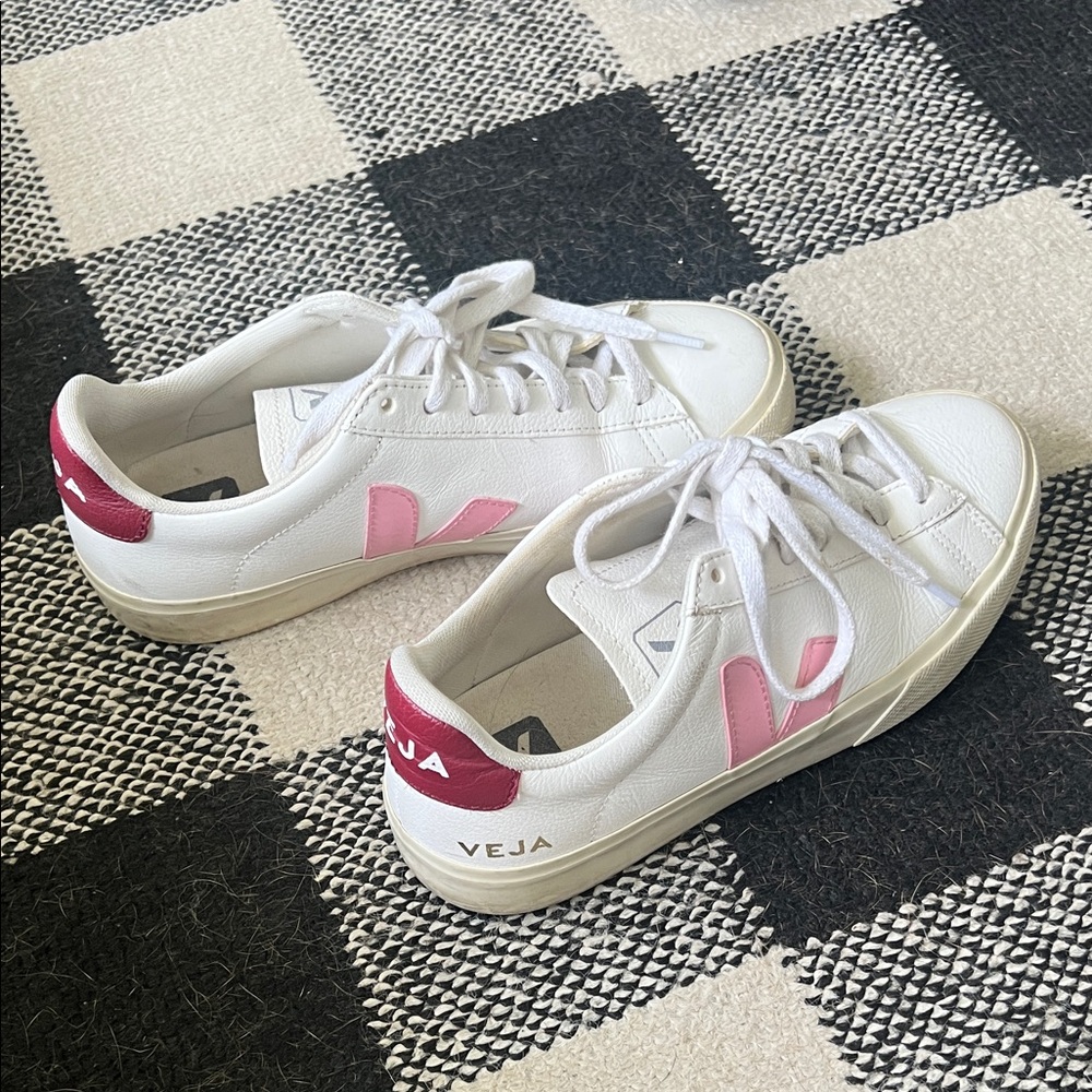 Veja Women's White and Pink Low-Top Sneakers